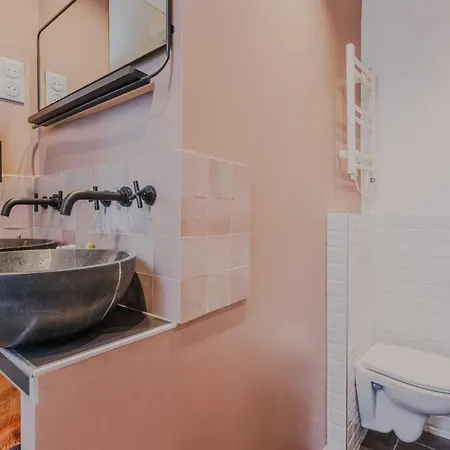Charming Flat With Balcony - Near Bastille *