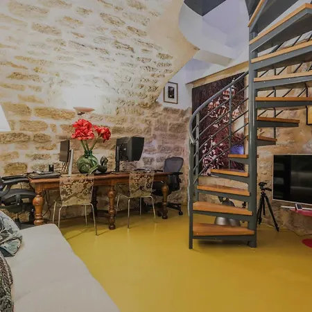 Charming Flat With Balcony - Near Bastille